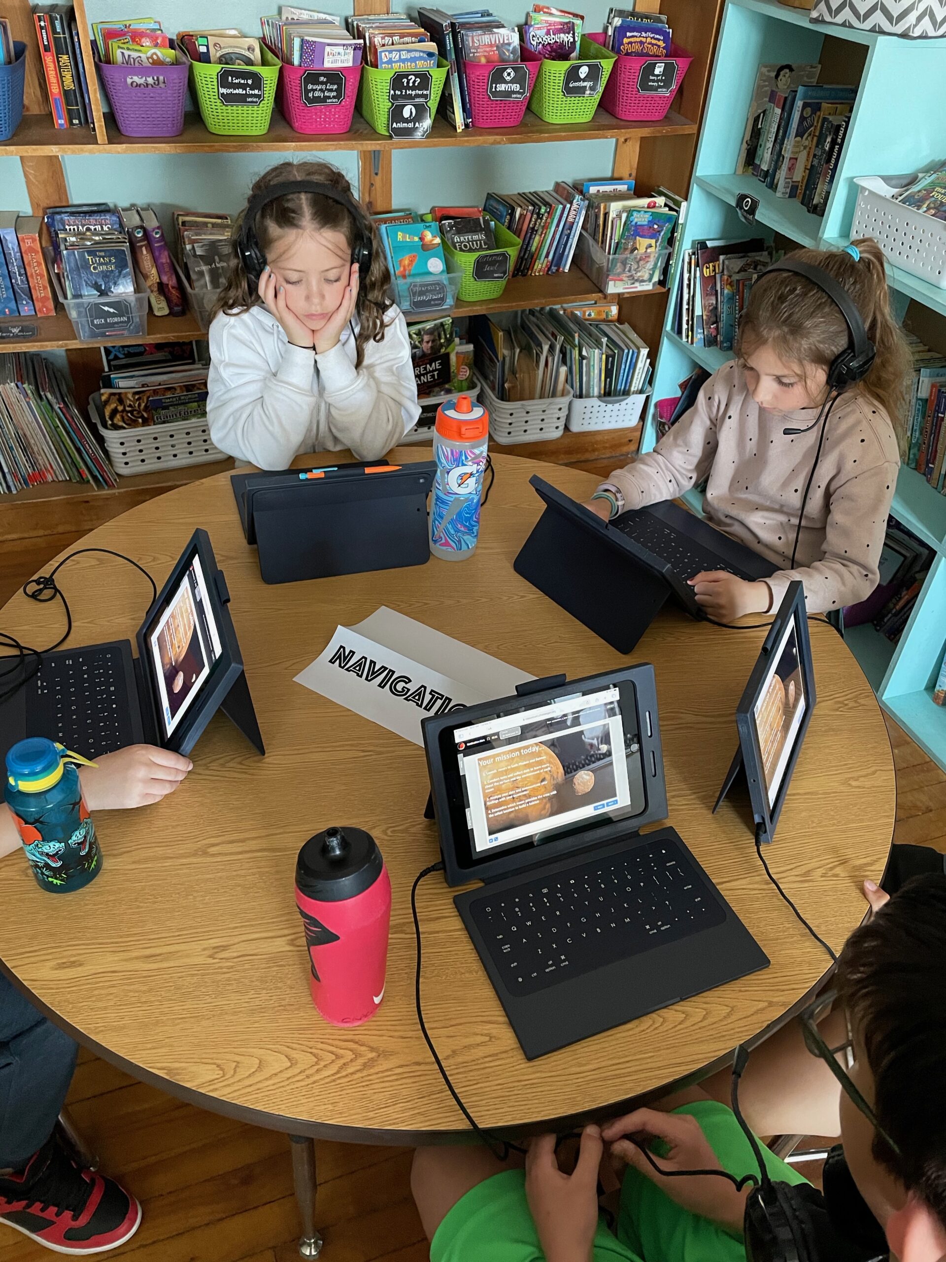 an example image of students in a virtual mission